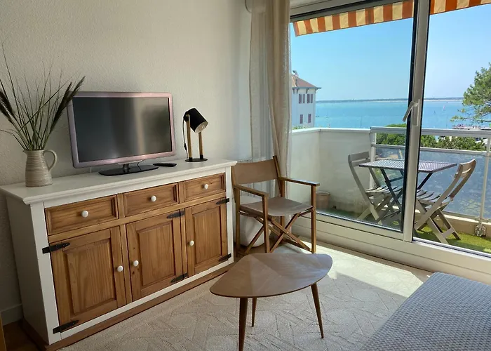 A146 2 Pieces Luminuex Vue Parking Moulleau